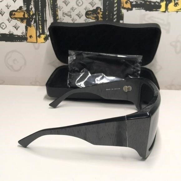 New Authentic Balenciaga BB0002S 003 Grey/Silver Mirror Shield Sunglasses - Picture 15 of 16